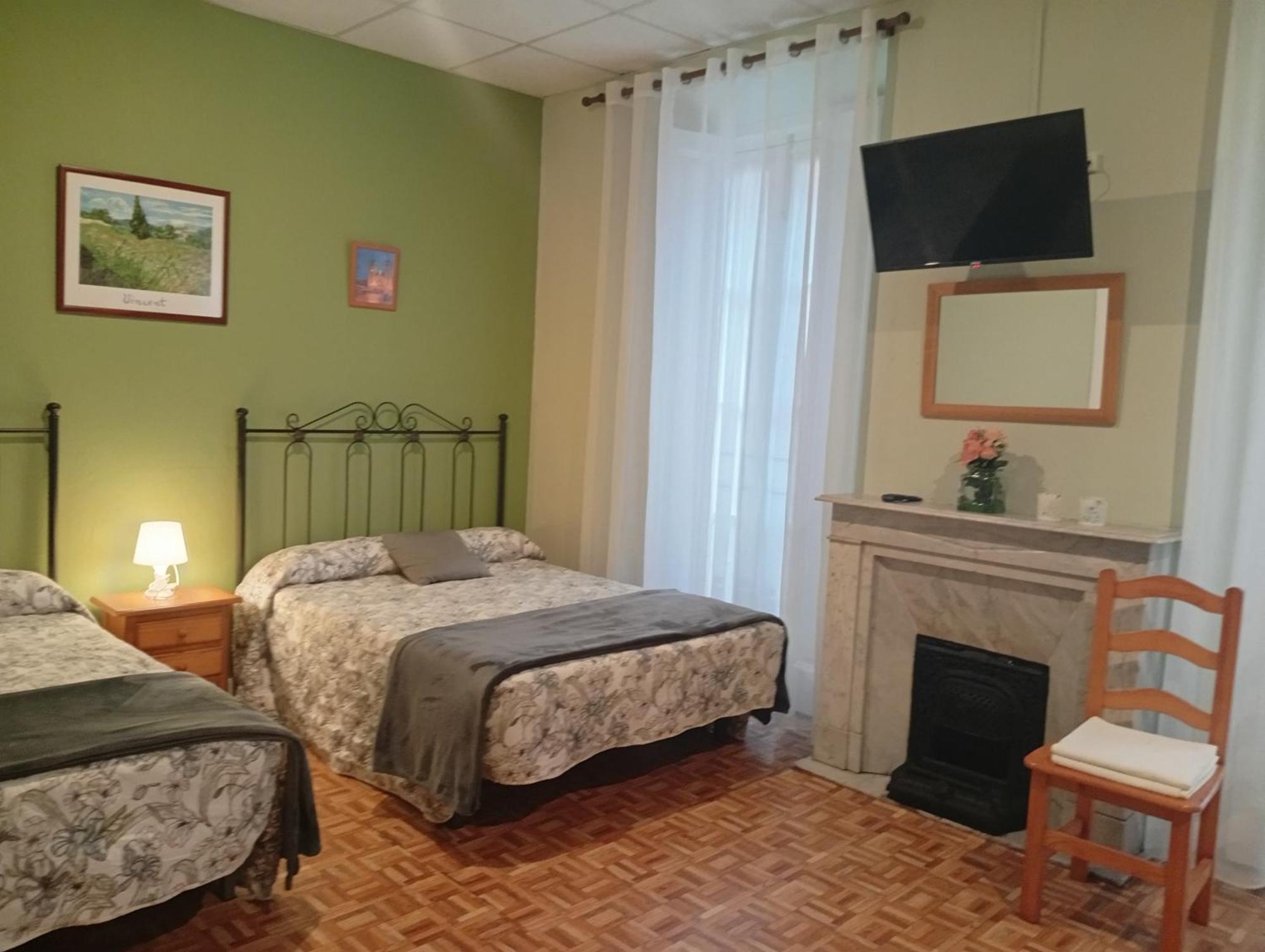Hospedaje Don Pelayo Gijón Szoba fotó